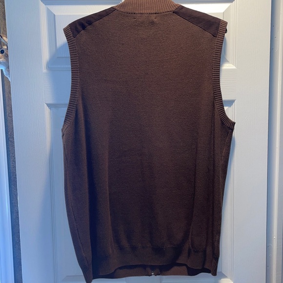 Roundtree & Yorke Brown Zip-Up Sweater vest w pockets - Picture 7 of 7